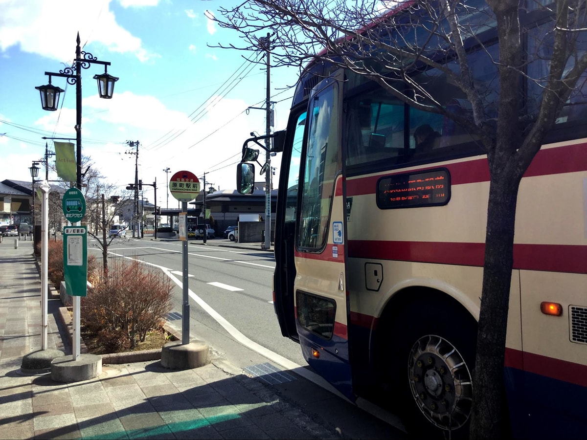 ちなみにバス停の名前は原町駅前（はらまちえきまえ）の写真